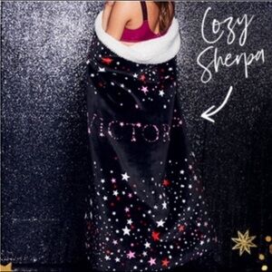 NWT Black Starry VICTORIAS SECRET SHERPA BLANKET